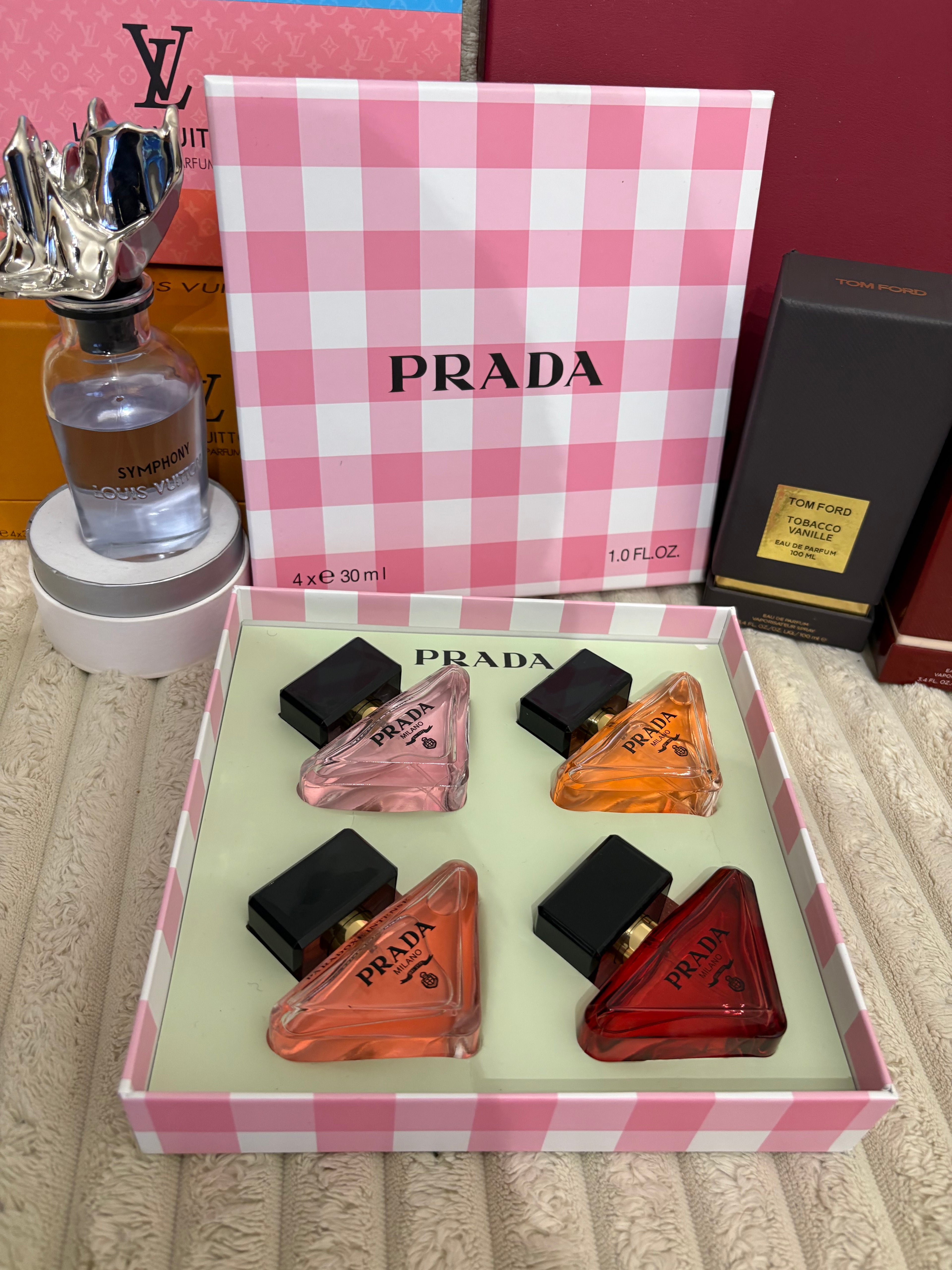 ⭐ Prada – Collection Miniatures Triangle (4 × 30 ml)