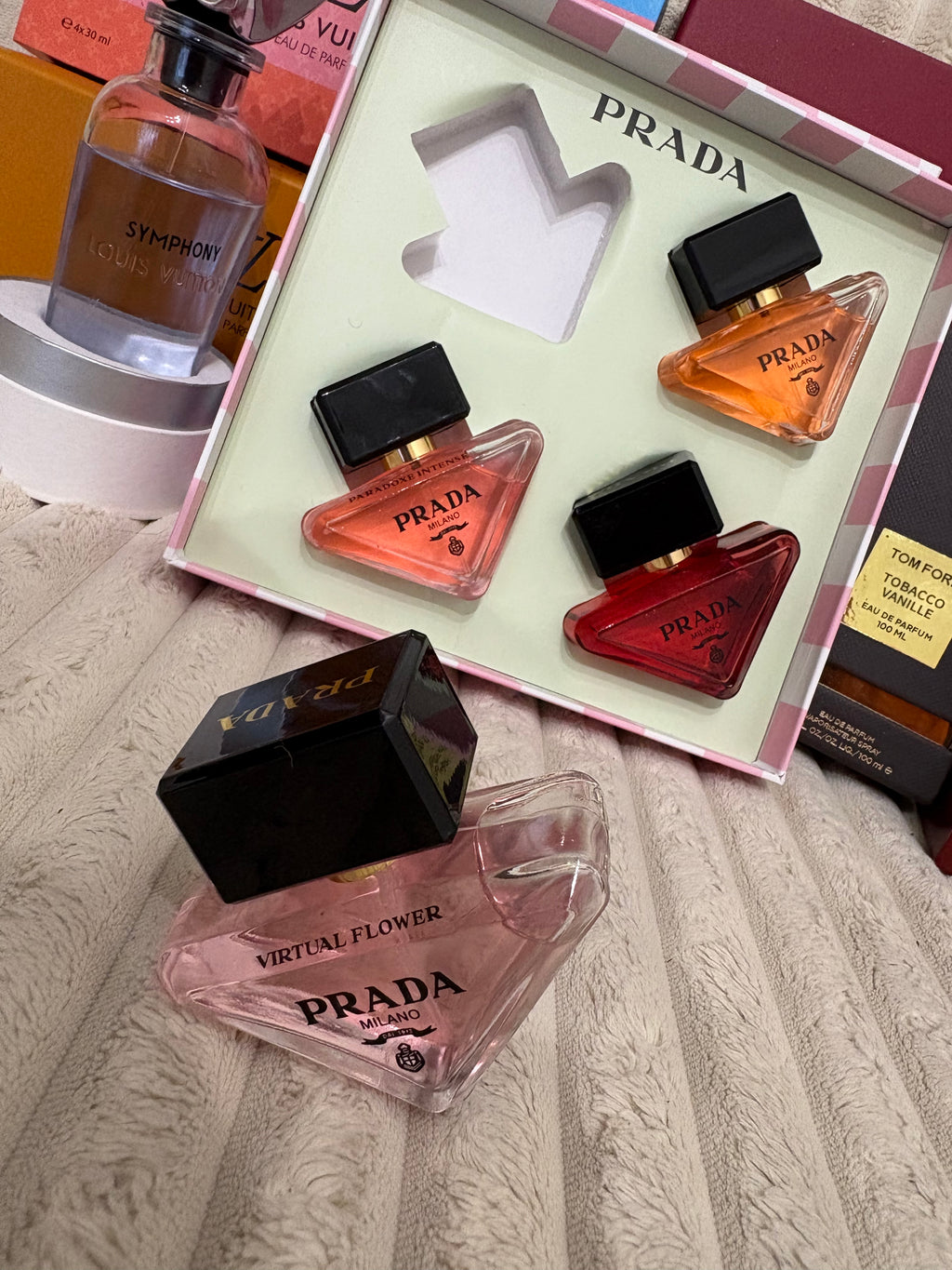 ⭐ Prada – Collection Miniatures Triangle (4 × 30 ml)