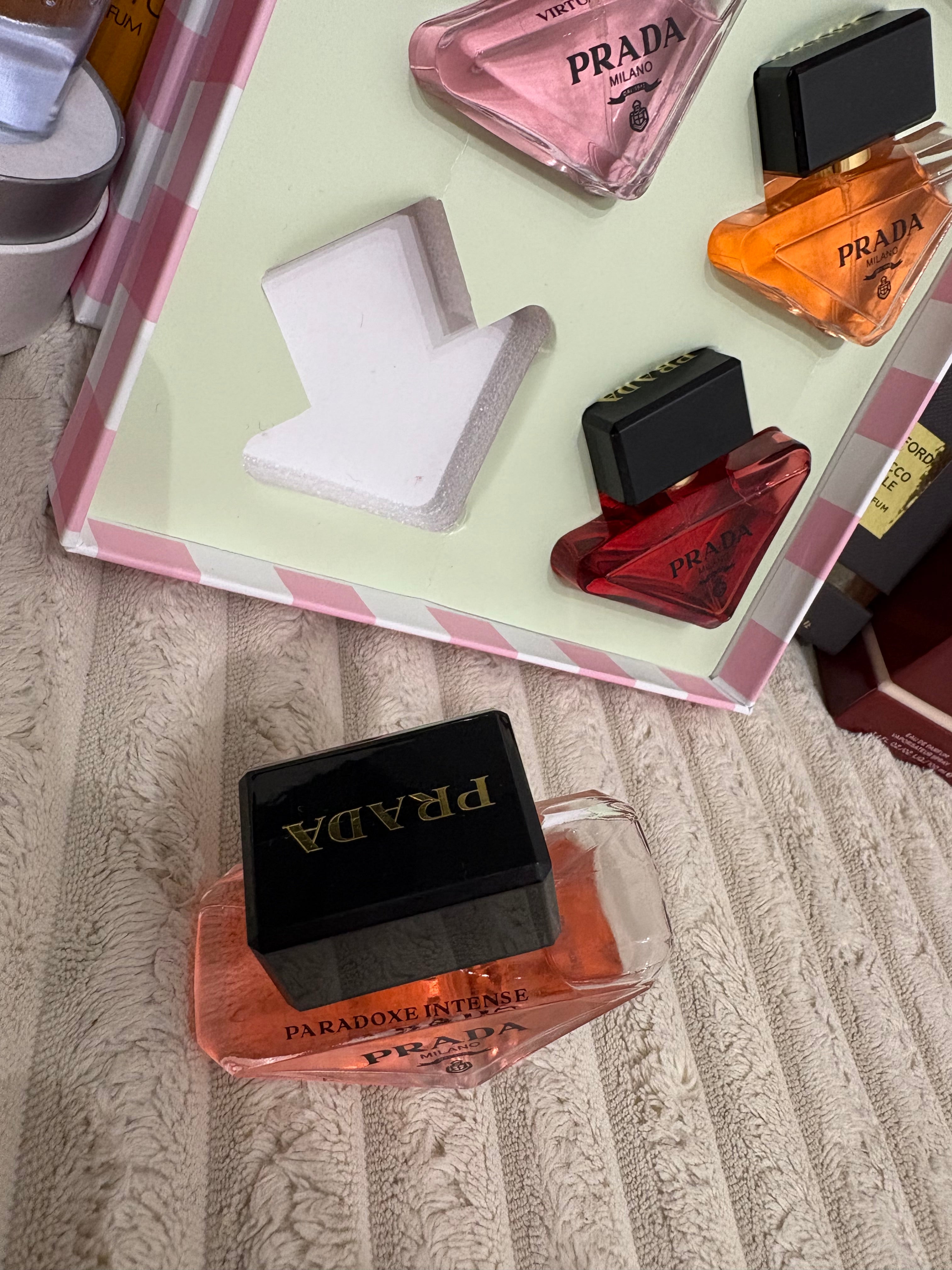 ⭐ Prada – Collection Miniatures Triangle (4 × 30 ml)