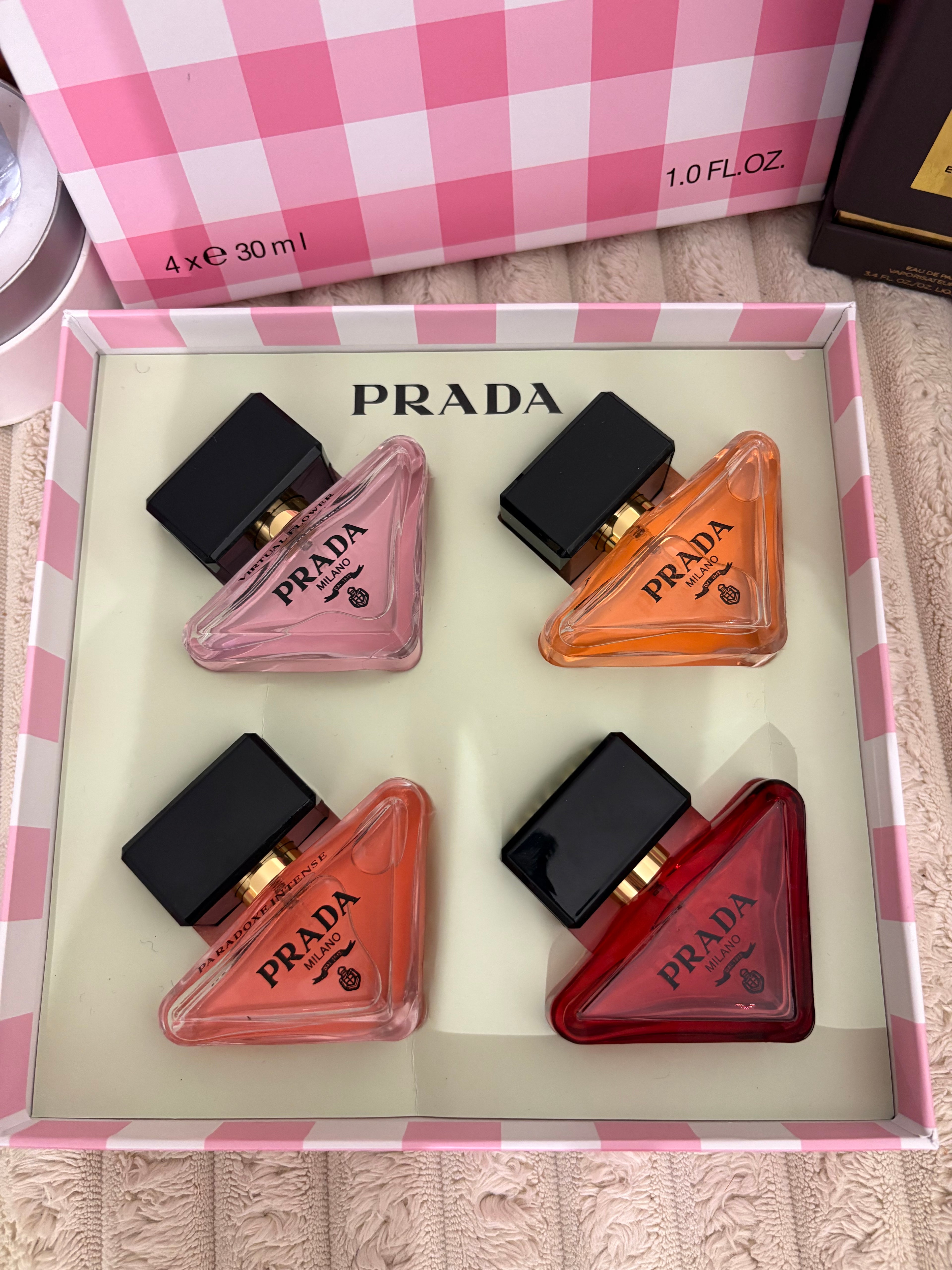 ⭐ Prada – Collection Miniatures Triangle (4 × 30 ml)